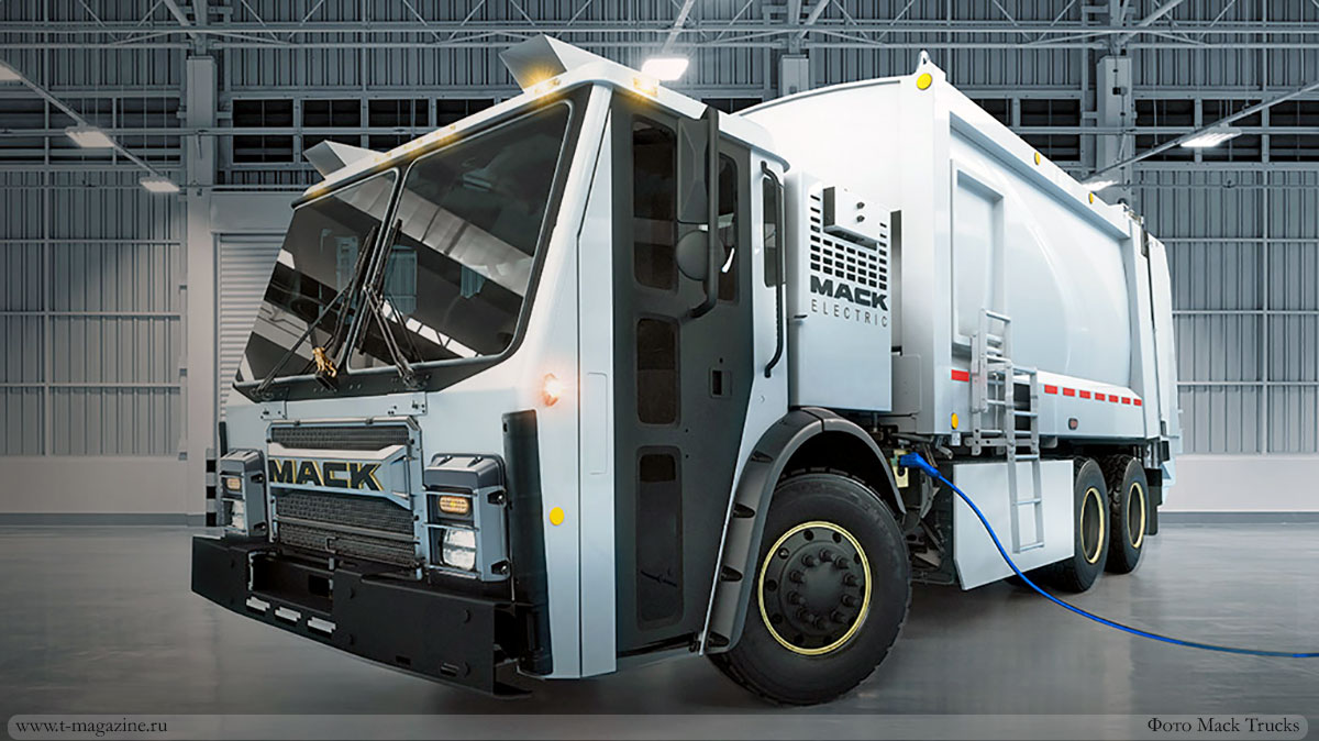 Электрический грузовик на аккумуляторной батареи Mack LR Electric на зарядке